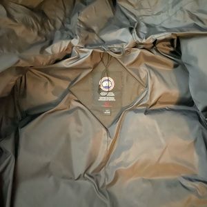 Canada goose MacMillan Parka Heritage (need to get off my hands quick)